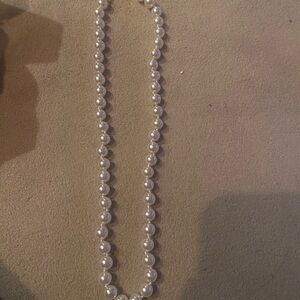 Vintage Elegant White Pearl Necklace